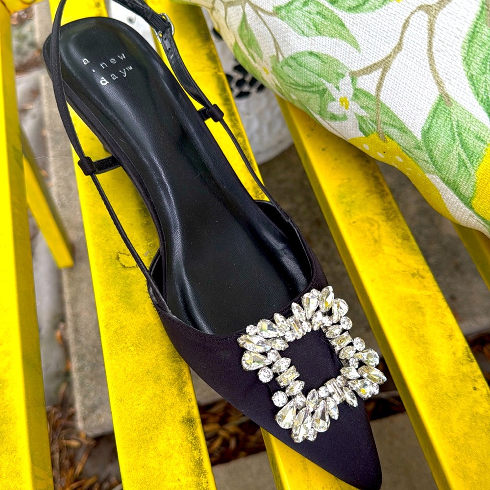 🖤Black sling back mini heel with crystal embellishments ✨